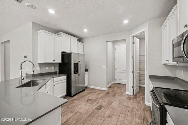 2684 CAROLINE HILLS Drive, Jacksonville, FL 32225