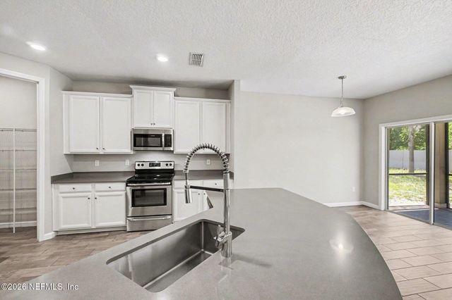 2684 CAROLINE HILLS Drive, Jacksonville, FL 32225