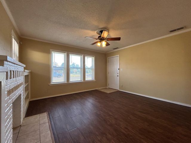 2401 21st Street, Lubbock, TX 79411