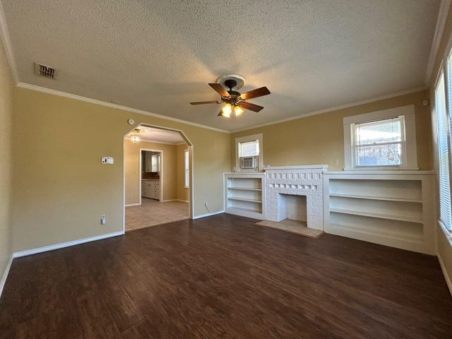 2401 21st Street, Lubbock, TX 79411