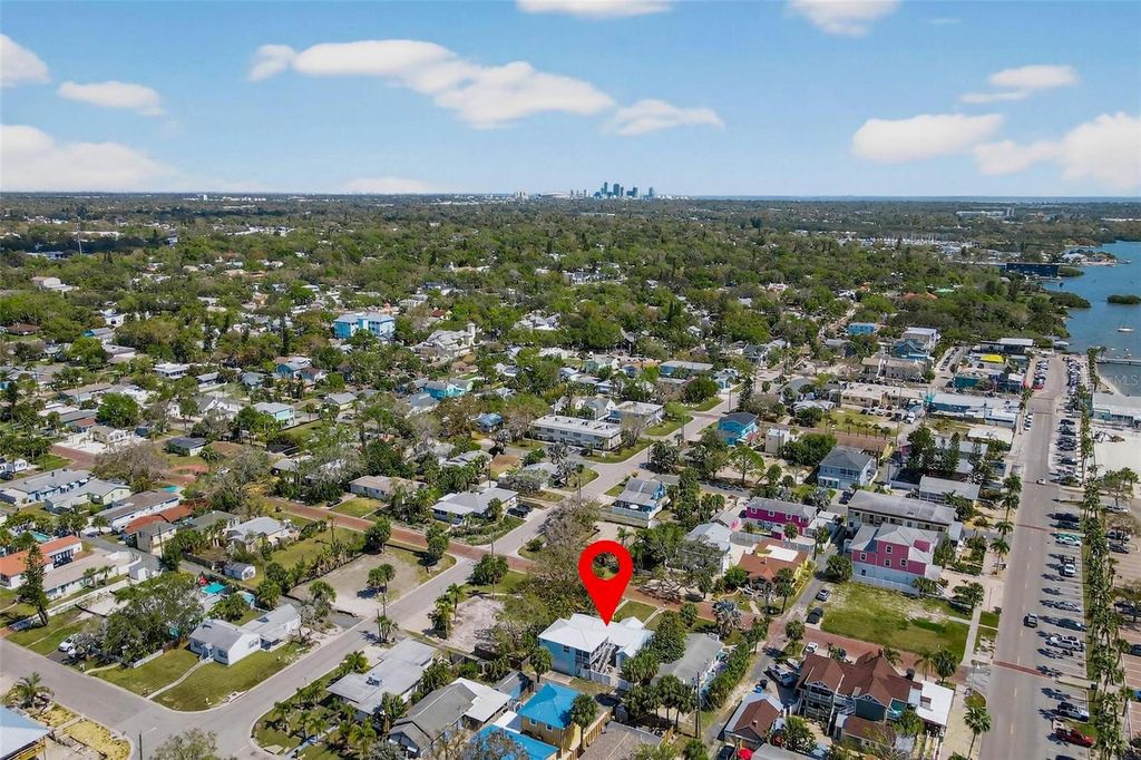 Image 6 of property listing at 3113 57TH STREET S, Gulfport, FL 33707