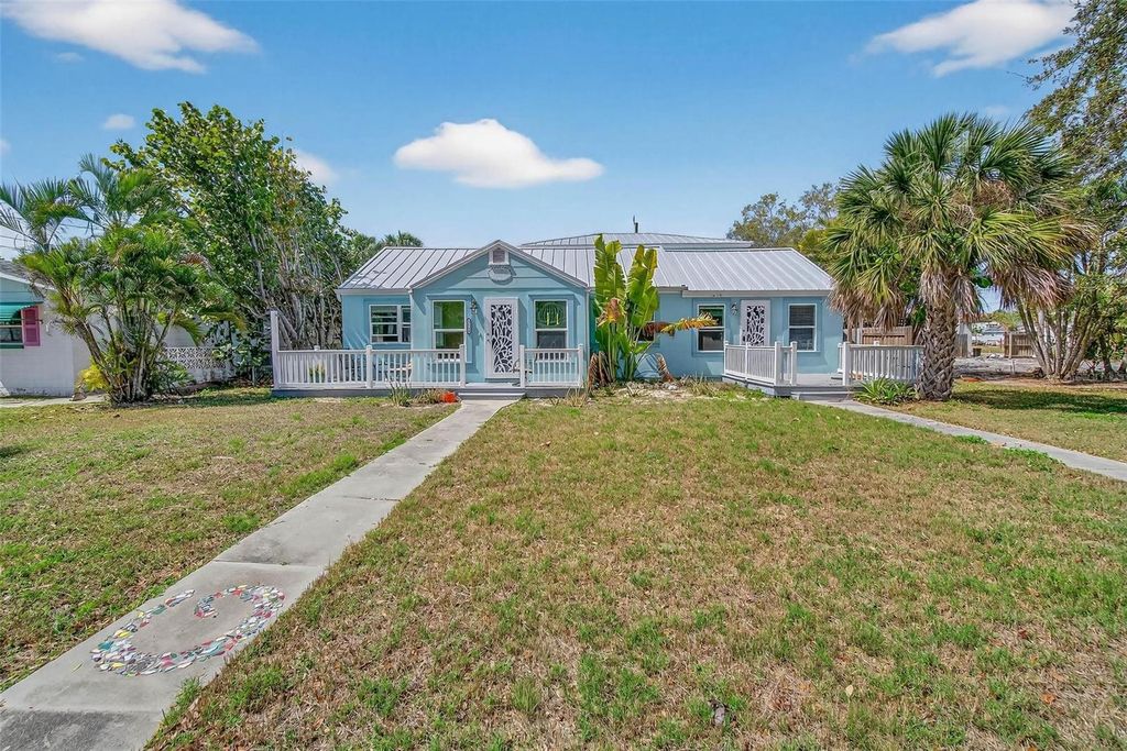 Image 8 of property listing at 3113 57TH STREET S, Gulfport, FL 33707