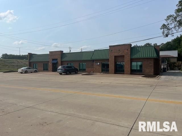 1414 MISSISSIPPI Boulevard, Bettendorf, IA 52722