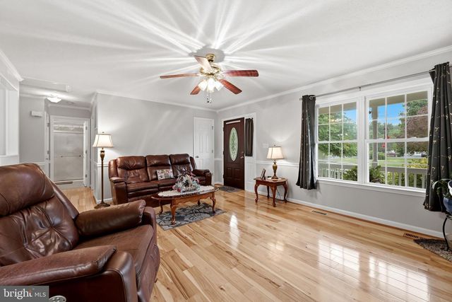 36 ISAAC DR, Bunker Hill, WV 25413