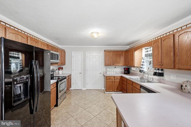 36 ISAAC DR, Bunker Hill, WV 25413