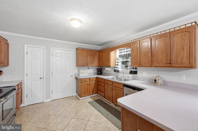 36 ISAAC DR, Bunker Hill, WV 25413