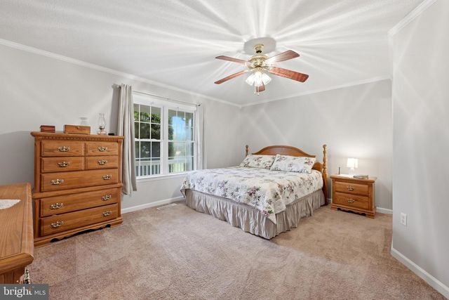 36 ISAAC DR, Bunker Hill, WV 25413