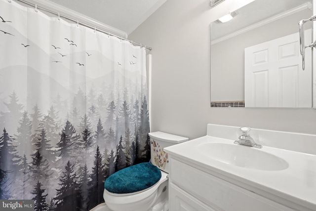 36 ISAAC DR, Bunker Hill, WV 25413