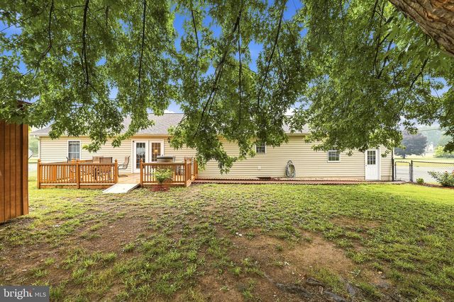 36 ISAAC DR, Bunker Hill, WV 25413