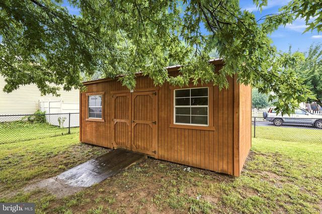 36 ISAAC DR, Bunker Hill, WV 25413