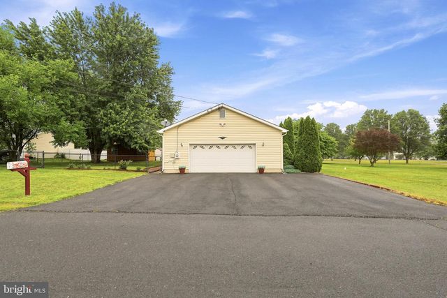 36 ISAAC DR, Bunker Hill, WV 25413