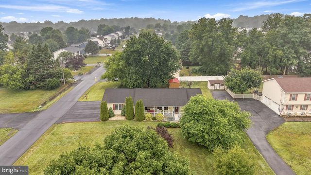 36 ISAAC DR, Bunker Hill, WV 25413