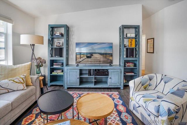 7241 San Luis St, Carlsbad, CA 92011