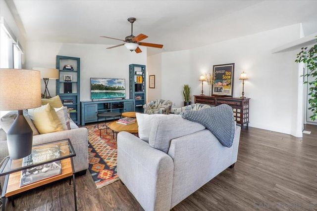 7241 San Luis St, Carlsbad, CA 92011