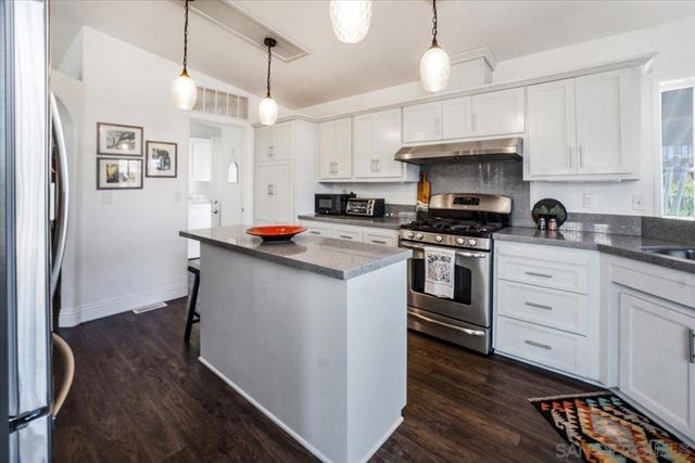 7241 San Luis St, Carlsbad, CA 92011