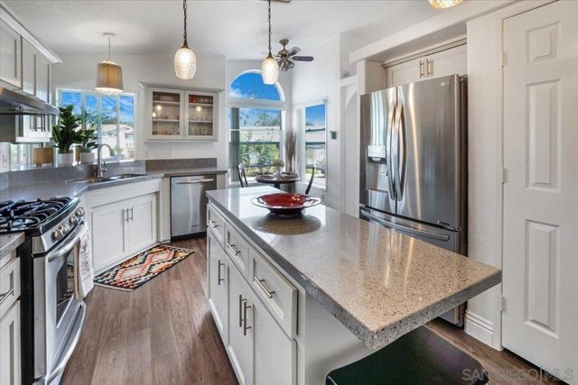 7241 San Luis St, Carlsbad, CA 92011