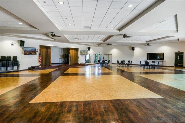 7241 San Luis St, Carlsbad, CA 92011