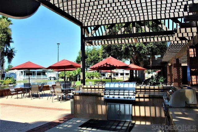 7241 San Luis St, Carlsbad, CA 92011