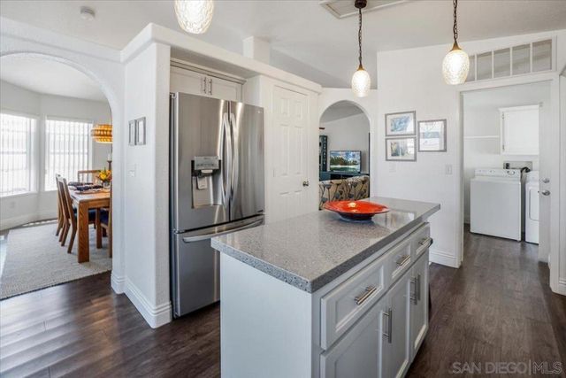 7241 San Luis St, Carlsbad, CA 92011