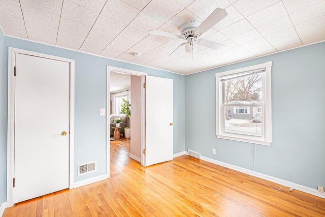 1713 N ULLMAN STREET, Appleton, WI 54911