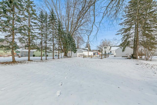 1713 N ULLMAN STREET, Appleton, WI 54911