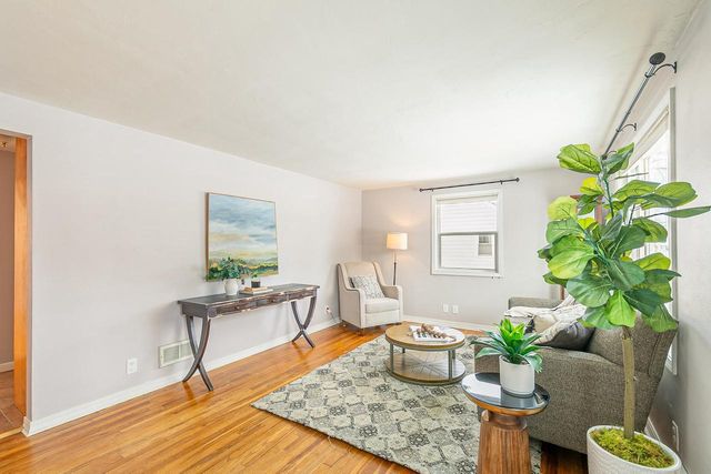 1713 N ULLMAN STREET, Appleton, WI 54911