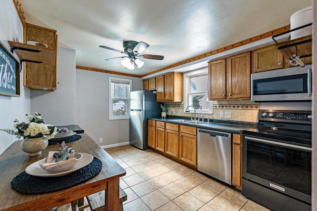 1713 N ULLMAN STREET, Appleton, WI 54911