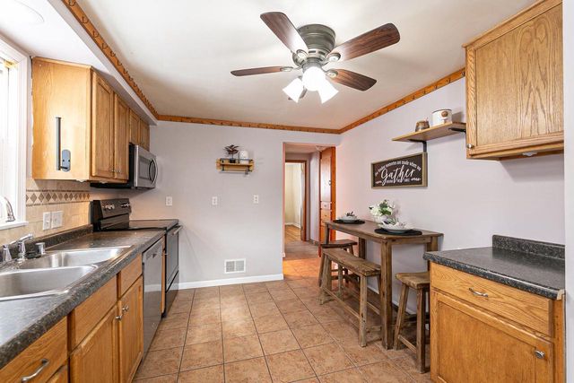 1713 N ULLMAN STREET, Appleton, WI 54911