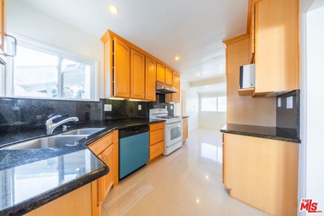 2551 S Bentley Avenue, Los Angeles, CA 90064
