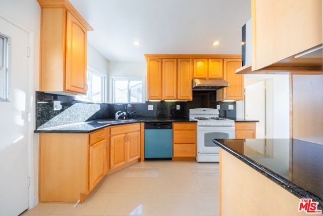 2551 S Bentley Avenue, Los Angeles, CA 90064