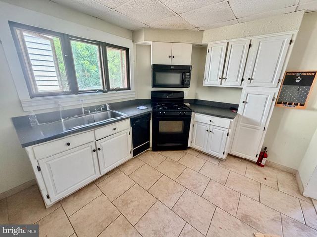 2560 NOTTINGHAM WAY, Hamilton, NJ 08619