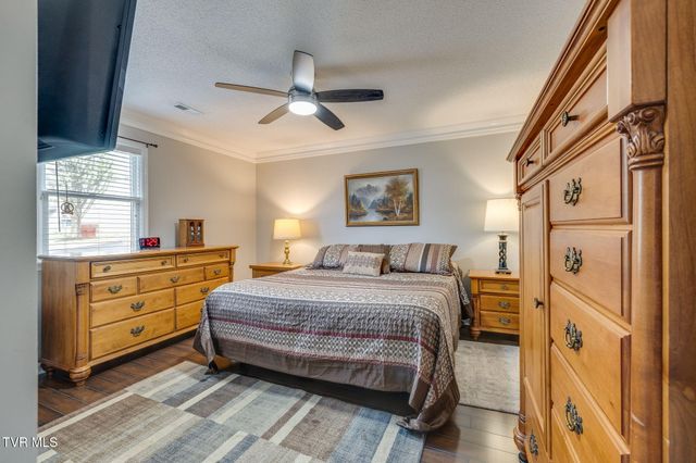 2700 Indian Ridge Road 4, Johnson City, TN 37604