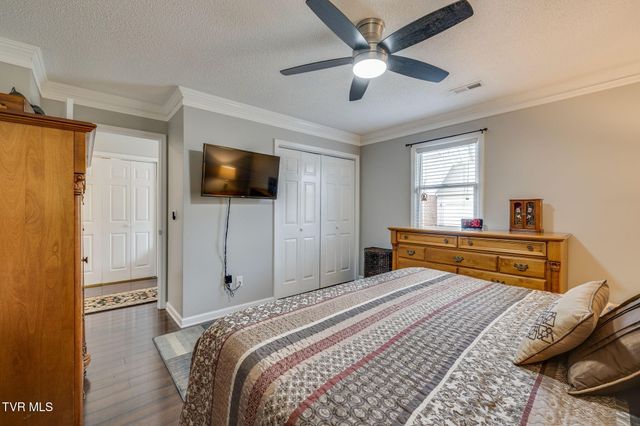 2700 Indian Ridge Road 4, Johnson City, TN 37604