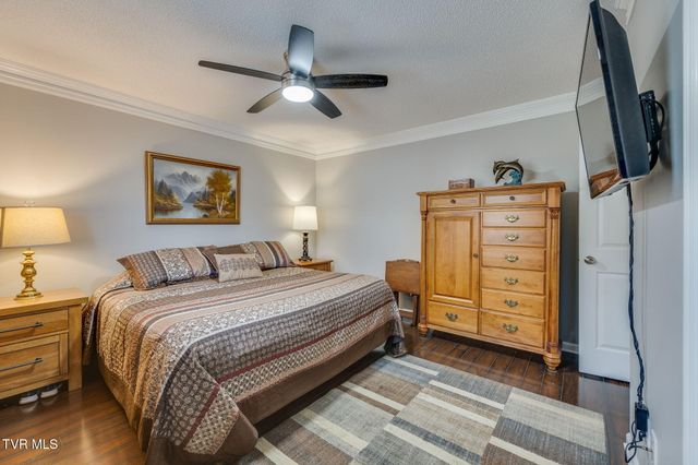 2700 Indian Ridge Road 4, Johnson City, TN 37604