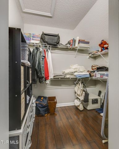 2700 Indian Ridge Road 4, Johnson City, TN 37604