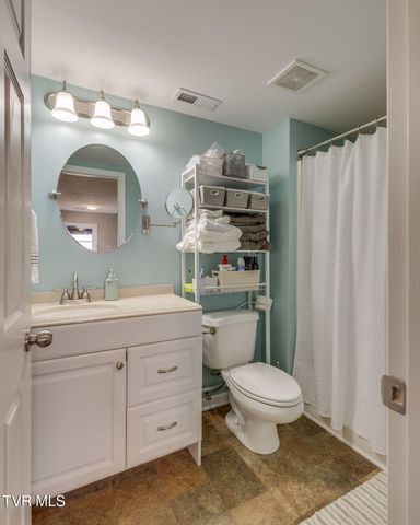 2700 Indian Ridge Road 4, Johnson City, TN 37604