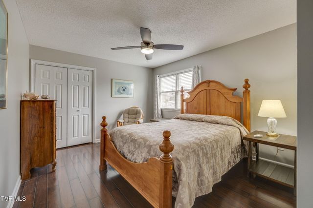 2700 Indian Ridge Road 4, Johnson City, TN 37604