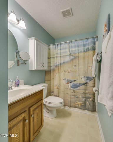 2700 Indian Ridge Road 4, Johnson City, TN 37604