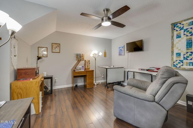 2700 Indian Ridge Road 4, Johnson City, TN 37604