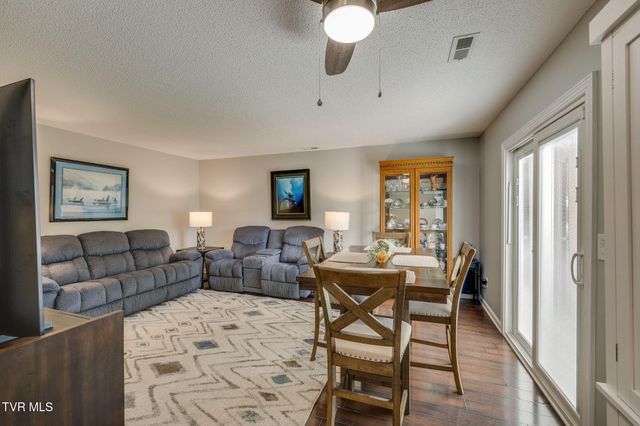 2700 Indian Ridge Road 4, Johnson City, TN 37604