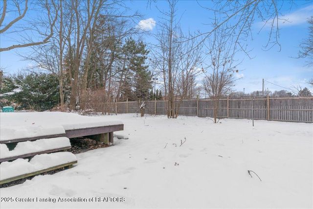 5620 Kaynorth Road, Lansing, MI 48911