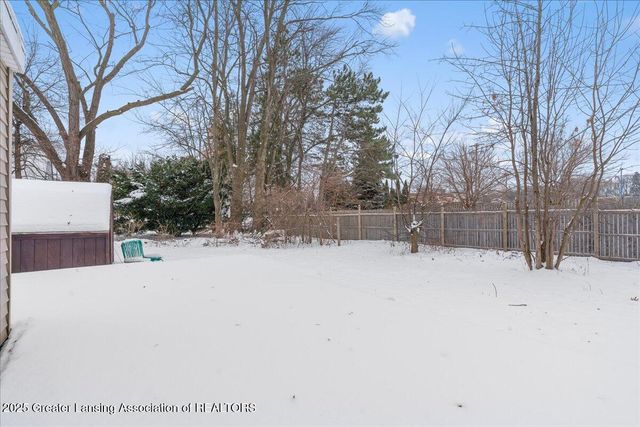 5620 Kaynorth Road, Lansing, MI 48911