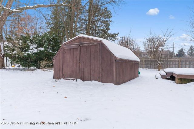 5620 Kaynorth Road, Lansing, MI 48911