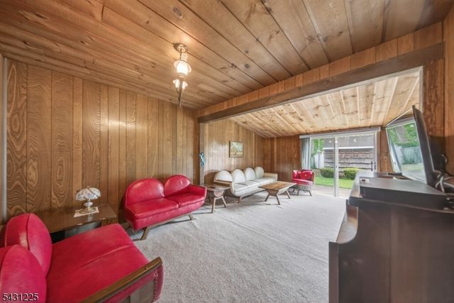 180 Oxford Ave, Saddle Brook Twp., NJ 07663