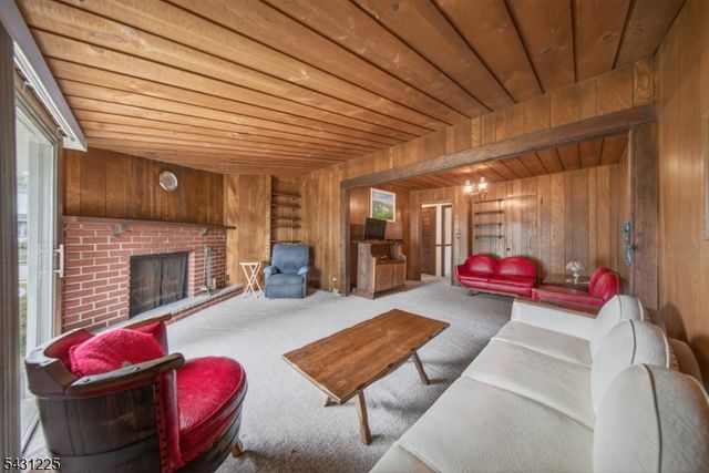 180 Oxford Ave, Saddle Brook Twp., NJ 07663