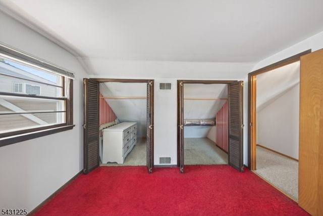 180 Oxford Ave, Saddle Brook Twp., NJ 07663