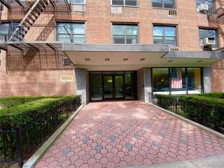 61-88 Dry Harbor Road 1E, Middle Village, NY 11379