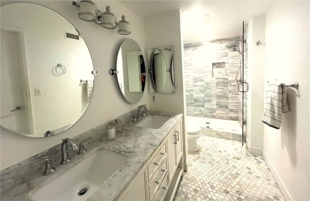 446 Vista Roma, Newport Beach, CA 92660
