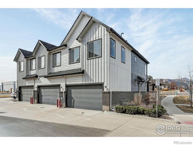 9251 Garnett Way C, Arvada, CO 80007