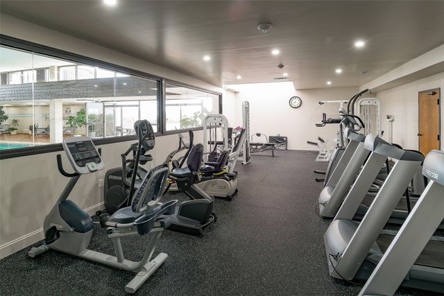 6335 W Northwest Highway 1514, Dallas, TX 75225